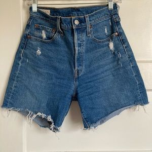 Levi’s 501 Mid Thigh Shorts 27